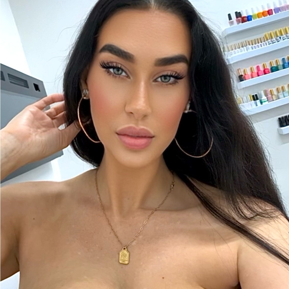 Meet your Posher, Vanessa